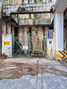 You will come across what seems to be a dead end - turn right